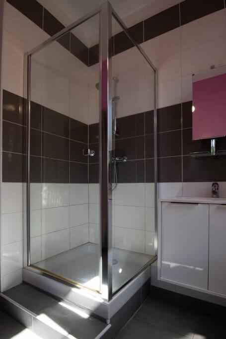 La Fontaine Neuve-Avallon-5 Personnes-1 Chambre-3 Lits-Parking-Wifi Zewnętrze zdjęcie