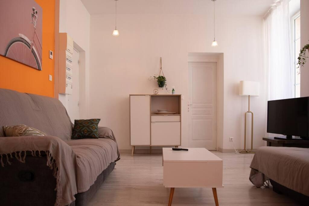 La Fontaine Neuve-Avallon-5 Personnes-1 Chambre-3 Lits-Parking-Wifi Zewnętrze zdjęcie
